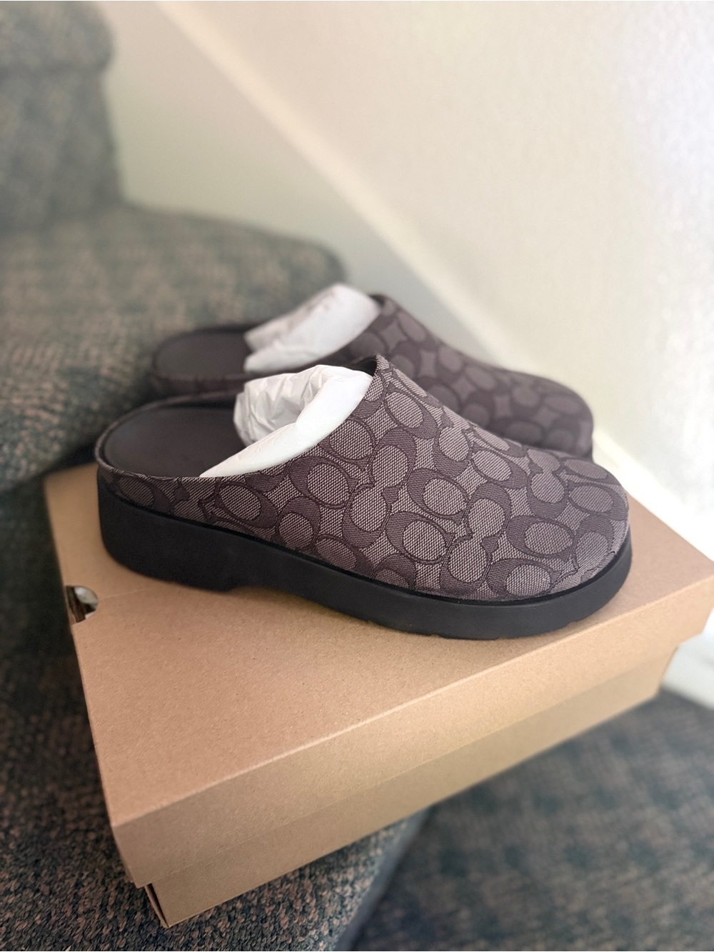 Coach Brown Signature Clog Slip-On with Black Sole women’s size 10 - Picture 9 of 16